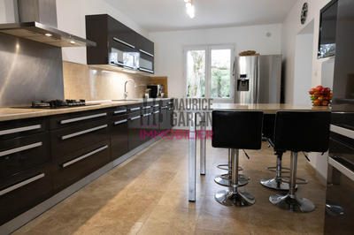 Maison - 238 m² - 6 pièces