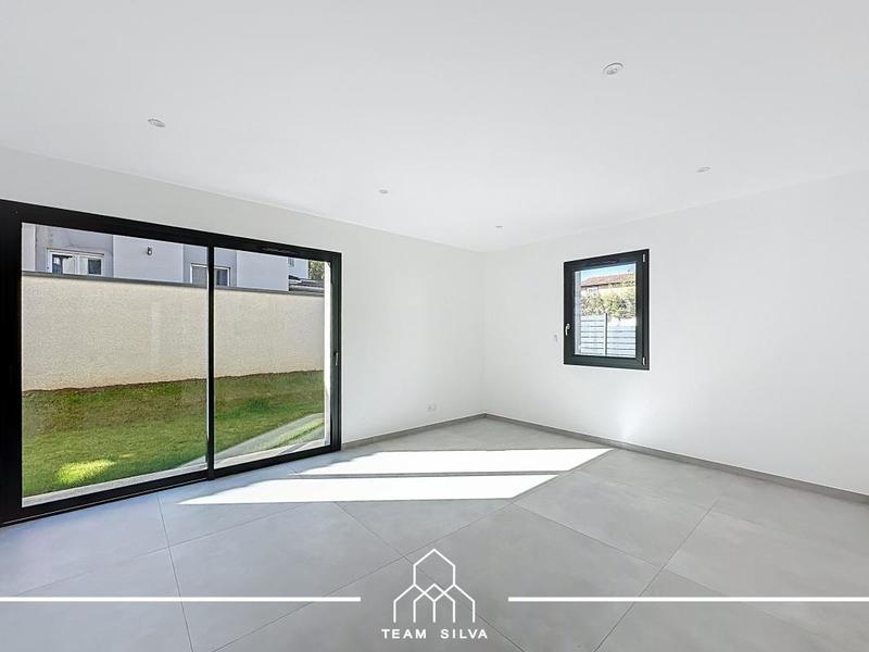 Villa - 100 m² - 5 pièces