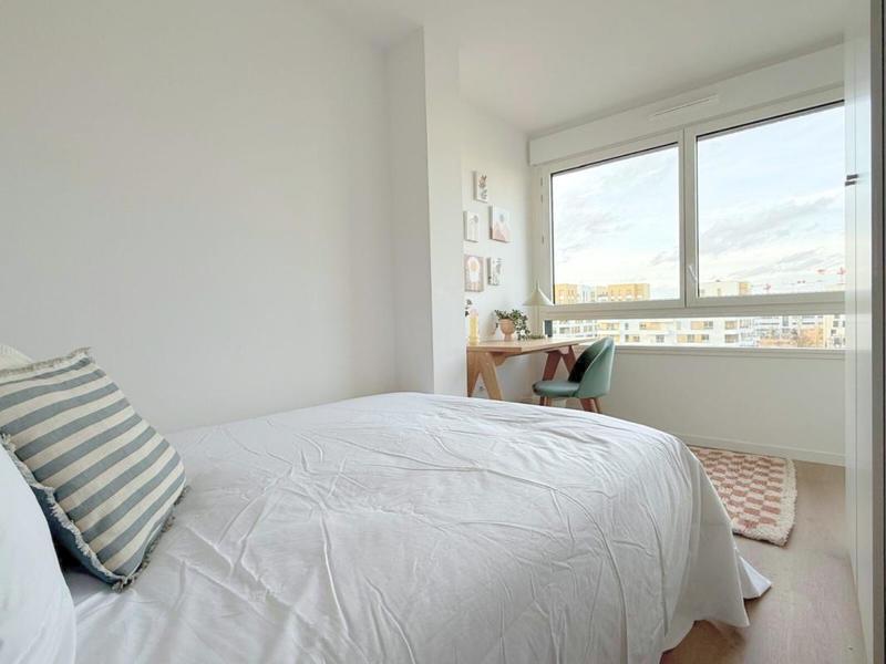 Chambre - 11 m² - 1 pièce