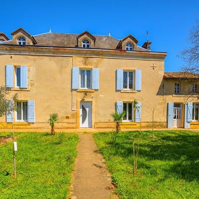 Maison - 212 m² - 7 pièces