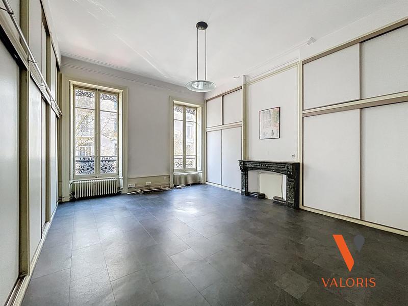 Appartement - 183 m² - 6 pièces