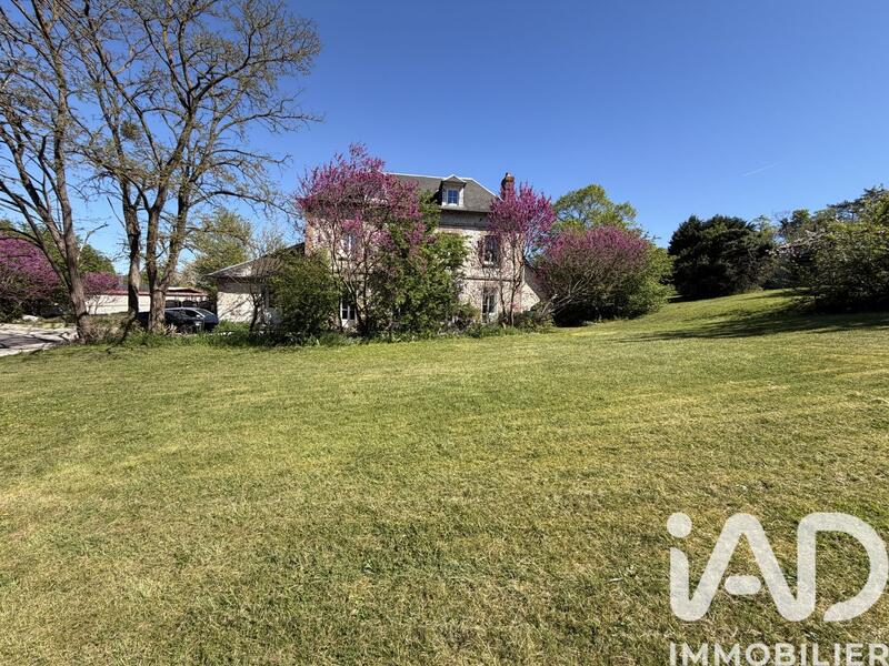 Maison - 243 m² - 8 pièces