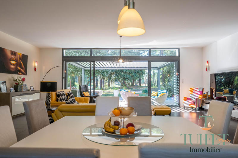 Villa - 238 m² - 5 pièces