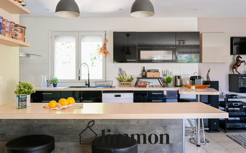 Maison - 211 m² - 6 pièces