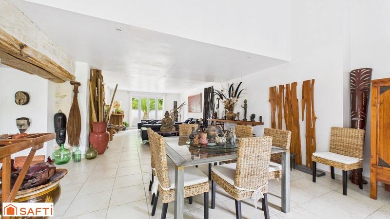 Villa - 284 m² - 9 pièces