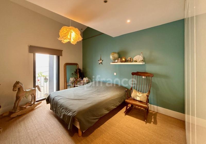 Maison traditionnelle - 250 m² - 6 pièces