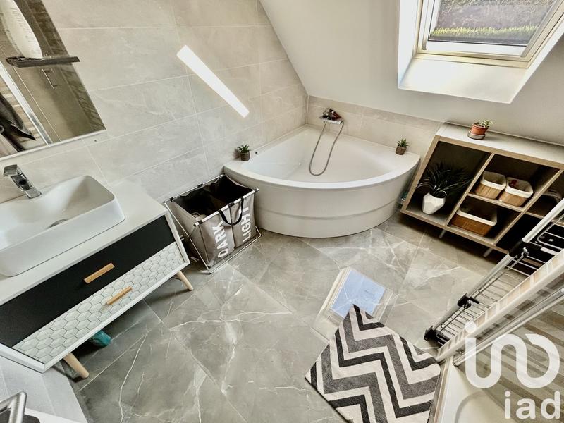 Maison - 210 m² - 7 pièces