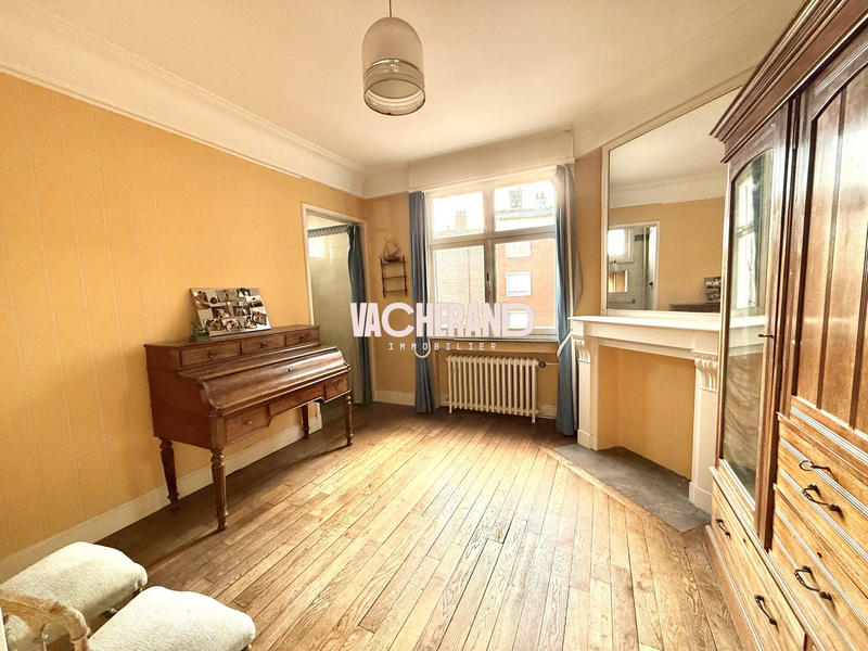 Appartement - 166 m² - 6 pièces