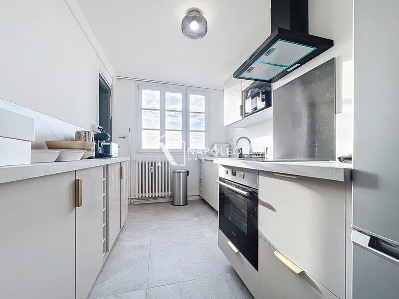 Appartement - 80 m² - 5 pièces