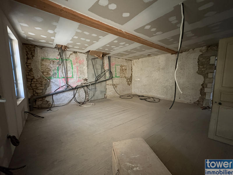 Maison de village - 307 m² - 7 pièces