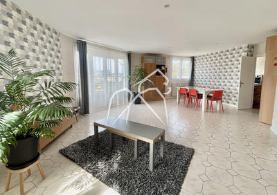 Appartement - 136 m² - 5 pièces