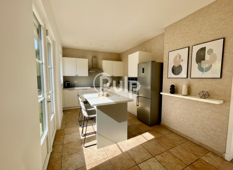 Maison - 94 m² - 6 pièces