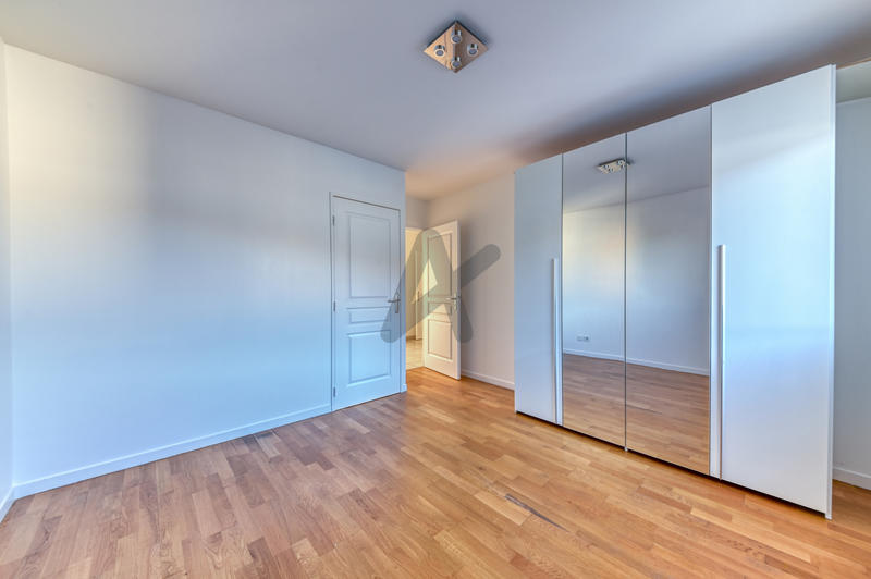 Appartement - 102 m² - 5 pièces