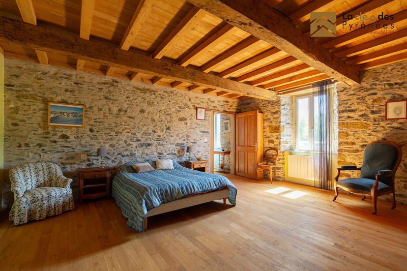 Maison traditionnelle - 190 m² - 5 pièces