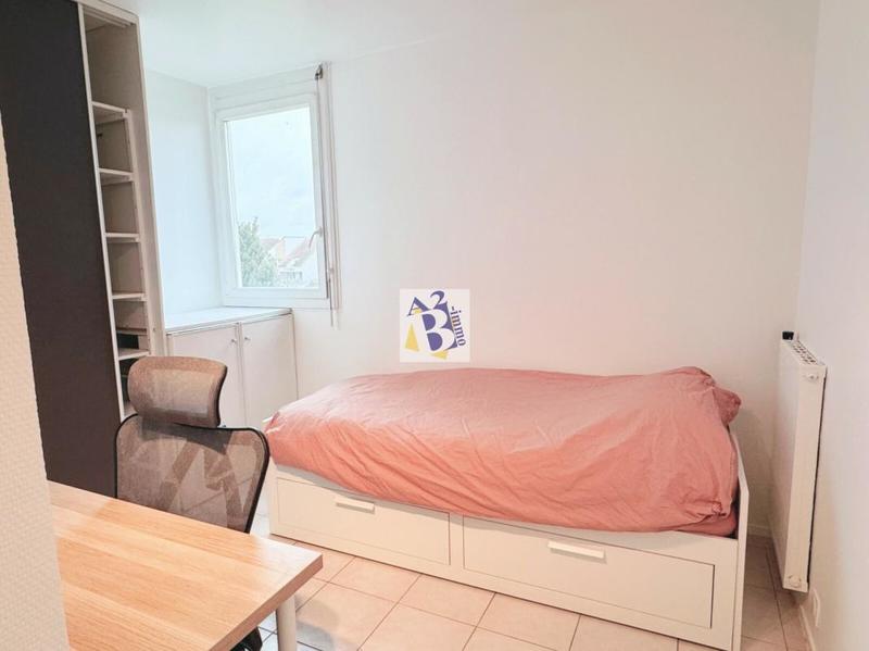 Appartement - 102 m² - 6 pièces