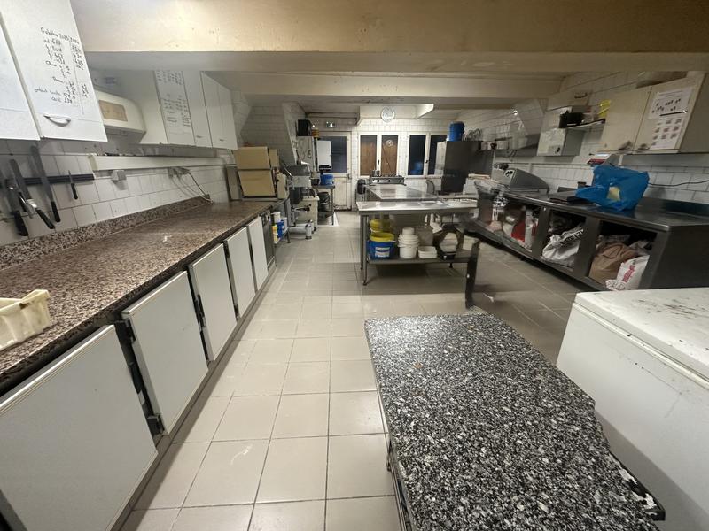 Fonds de commerce - 300 m²