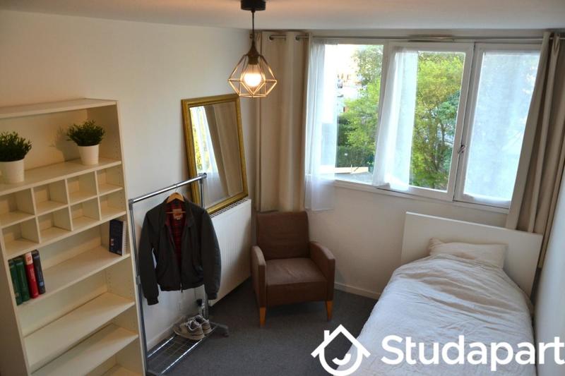 Chambre - 12 m² - 1 pièce