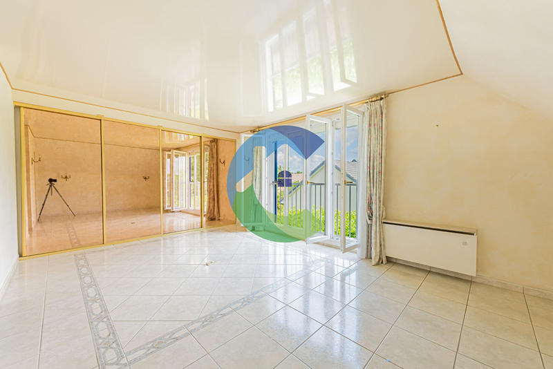 Maison - 215 m² - 8 pièces