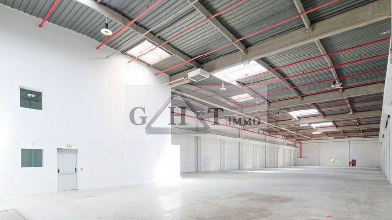 Entrepôt - 1 530 m²