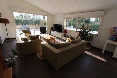 Maison en pierre - 275 m² - 11 pièces