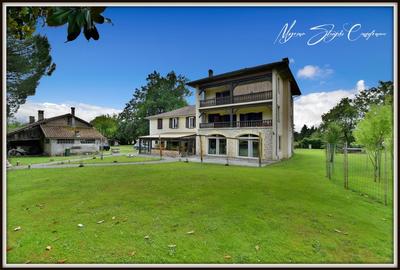 Maison de maîtres - 450 m² - 11 pièces