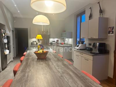 Maison - 272 m² - 10 pièces