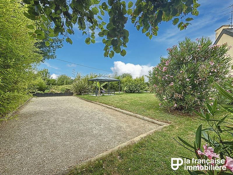 Maison - 230 m² - 8 pièces