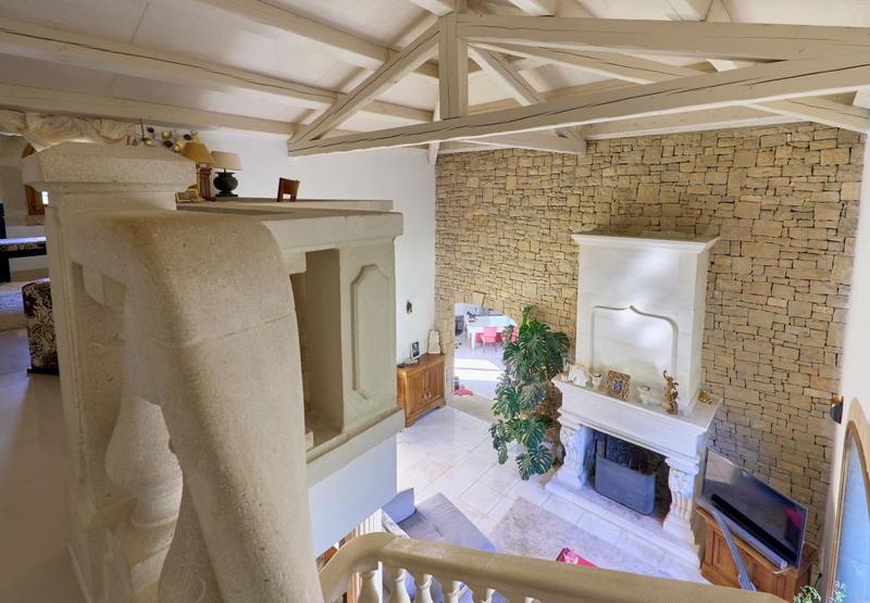 Maison - 255 m² - 6 pièces