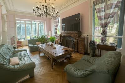 Maison bourgeoise - 244 m² - 13 pièces