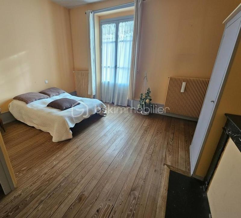 Appartement - 164 m² - 6 pièces