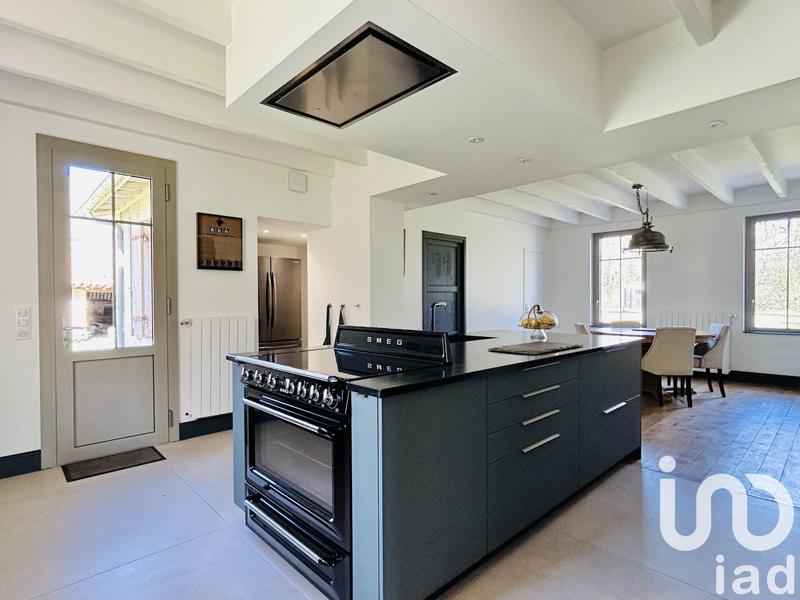 Maison - 205 m² - 6 pièces