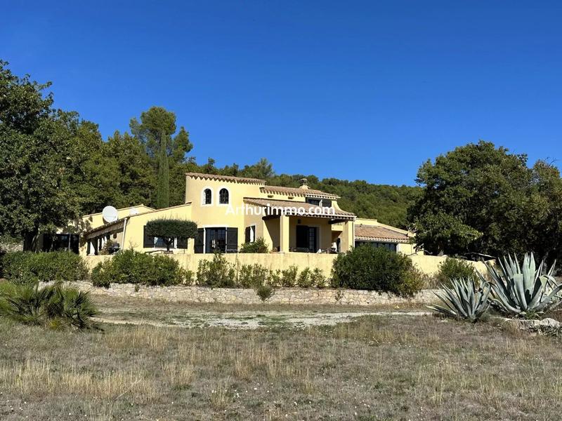 Maison - 221 m² - 6 pièces