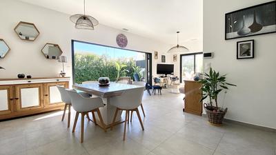 Maison - 95 m² - 4 pièces