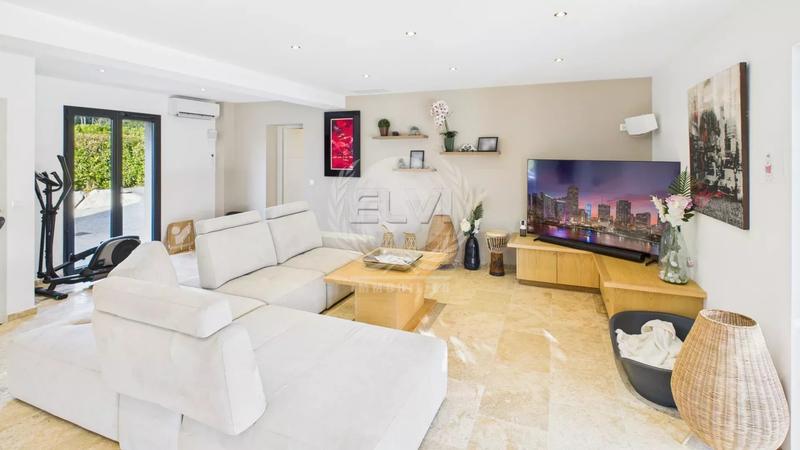 Maison - 177 m² - 5 pièces