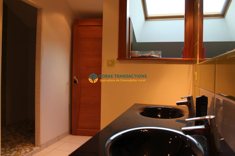 Maison - 327 m² - 9 pièces