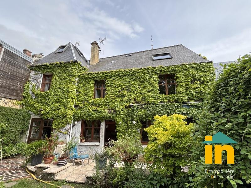 Maison de ville - 262 m² - 11 pièces