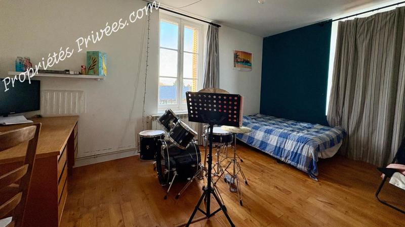 Maison - 292 m² - 18 pièces