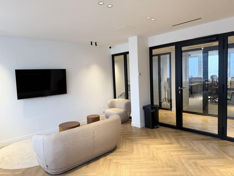 Bureau - 270 m² - 9 pièces