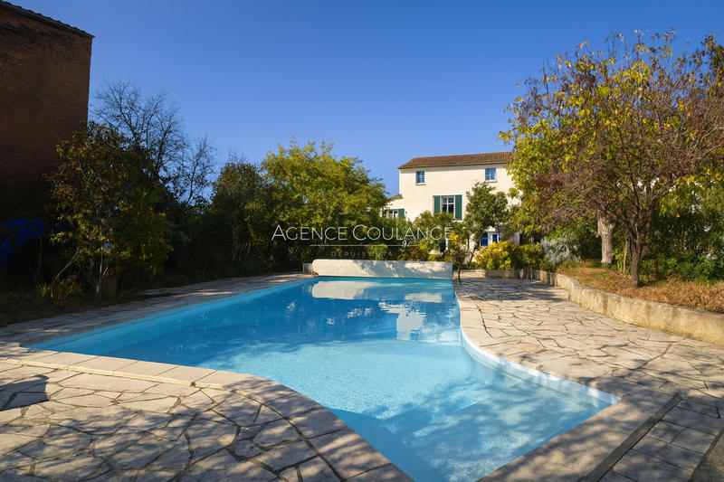 Maison - 244 m² - 8 pièces