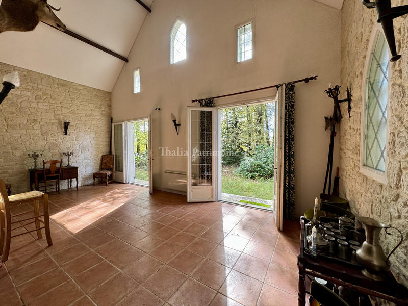 Maison - 232 m² - 8 pièces