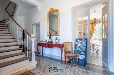 Maison de maîtres - 303 m² - 9 pièces