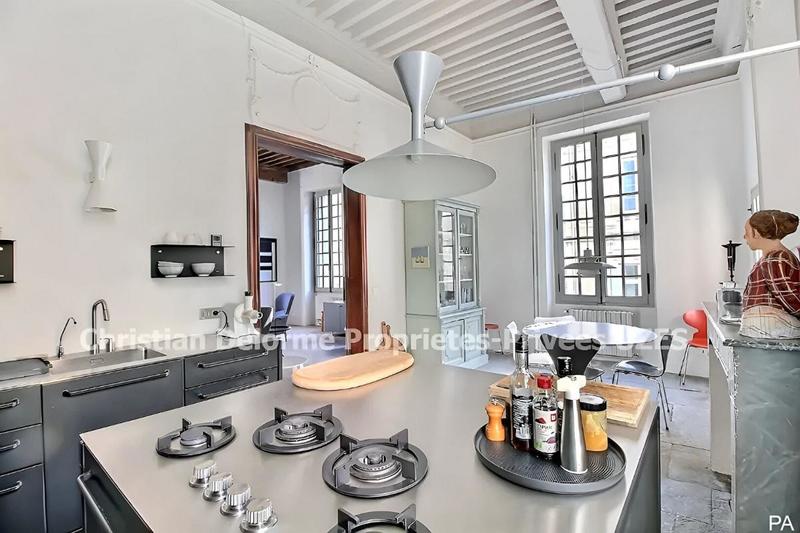 Demeure - 320 m² - 10 pièces