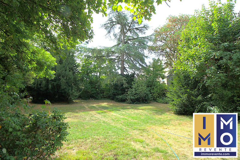 Maison - 458 m² - 11 pièces