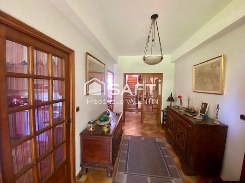 Maison de maîtres - 261 m² - 7 pièces