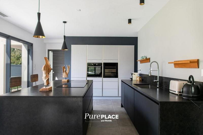 Maison - 180 m² - 7 pièces