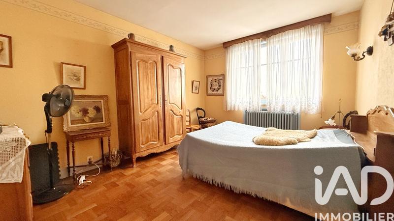 Maison - 200 m² - 8 pièces