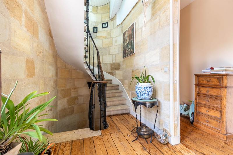 Maison - 260 m² - 7 pièces