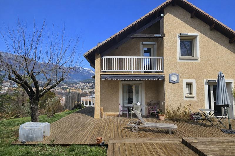 Maison - 160 m² - 6 pièces