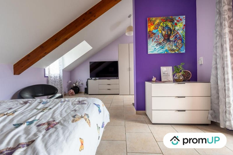 Maison - 220 m² - 6 pièces