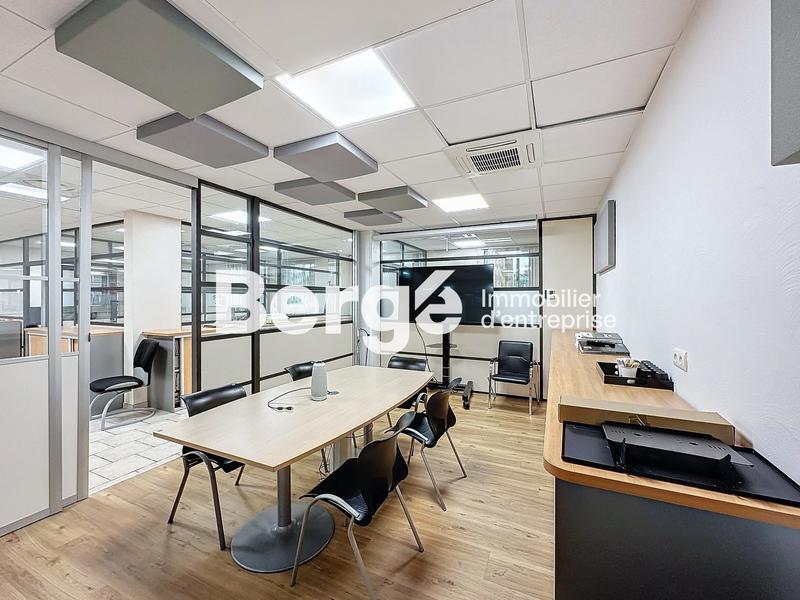 Bureau - 300 m²